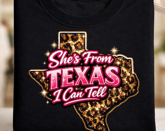 Sie kommt aus Texas PNG, Leopard Texas Shirt Design, Südliche Cowgirl Grafik, Texas Pride Sublimation Digital Download