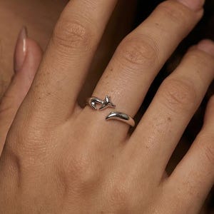 Anillo de zorro de plata S925 / Lindo anillo ajustable con forma de animal / Anillo apilable delicado para mujer / Regalo único hecho a mano