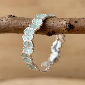Four Leaf Clover Ring, S925 Silver Dainty Stackable Band | Green Enamel Promise Ring | Minimalist Friendship Gift, Flower Ring for Women