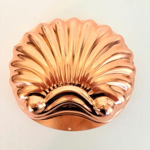 Vintage Wear-Ever Copper Shell Jello Mold – Mid-Century Aluminum Wall Decor