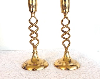 Paar vintage messing gedraaide spiraalvormige kandelaars – moderne taps toelopende houders uit het midden van de eeuw