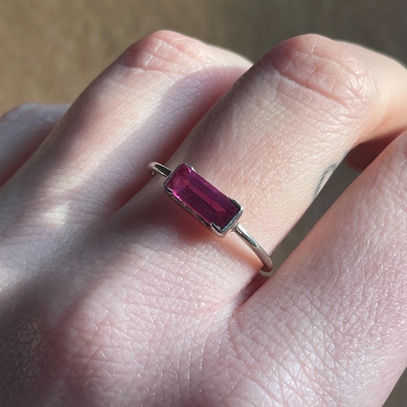 Stackable - sterling silver ring with pink baguet… - image 1