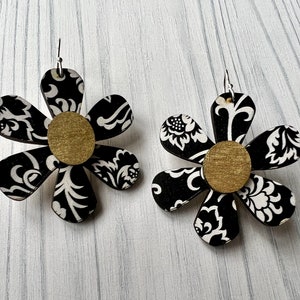 Flower Earrings Statement