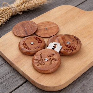 Boîte de pain OVNI personnalisée, outil de mesure du levain en bois gravé personnalisé avec 5 lames, cadeau rond de boîte de pain pour boulangers