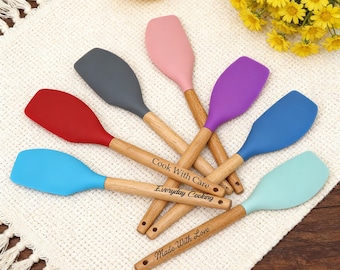Custom Engraved Silicone Spatula, Wooden Handle Kitchen Utensil, Baking Tool Gift for Cooking Lovers, Wedding, Housewarming, Birthday Gift