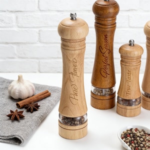 Juego de molinillos de pimienta de madera con grabado personalizado, molinillo de sal y pimienta personalizado, molinillo de sal marina y pimienta negra, regalo perfecto para chefs.