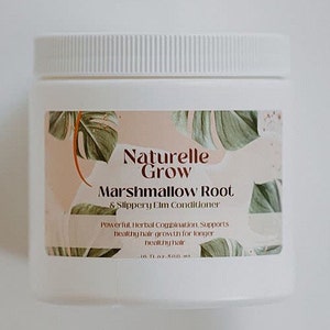 Op de afbeelding: Witte plastic pot met een etiket met een groen bladerenontwerp. Het etiket luidt "Naturelle Grow Marshmallow Root & Slippery Elm Conditioner". Het etiket vermeldt ook "Powerful, Herbal Combination, Supports healthy hair growth for longer healthy hair 16 fl oz - 500 ml".