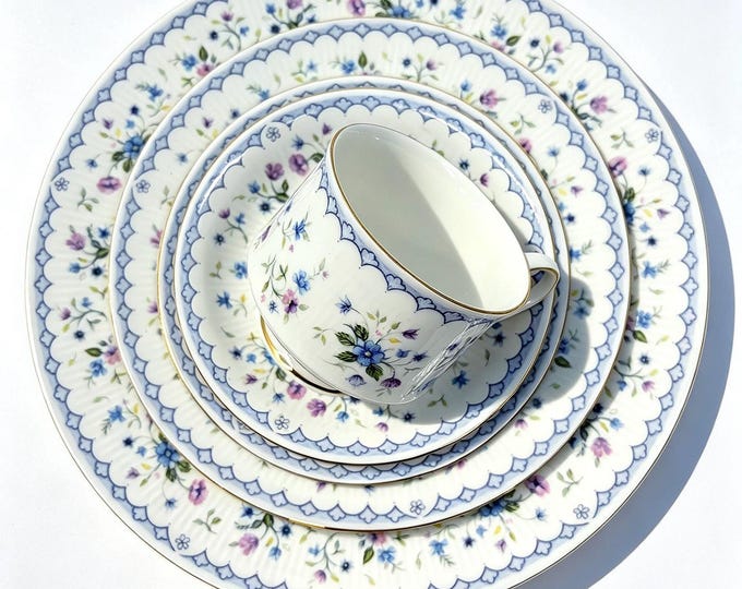 Featured listing image: Paragon Dinner Set for 4 People | 20 Pieces Florabella Blue Floral Bone China