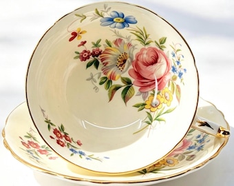 Vintage Paragon Warm Cream Yellow RoseTeacup and Saucer