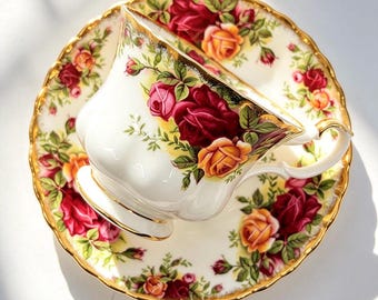 Vintage Royal Albert Old Country Roses Teacup and Saucer