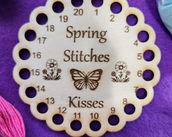 Organisateur de fil dentaire « Spring Stitches Butterfly Kisses » en bois gravé au laser, 20 trous