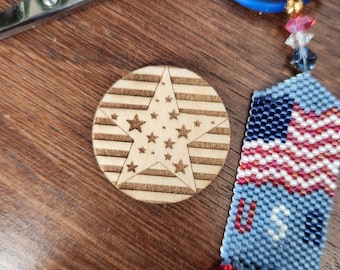 Needle Minder patriotique en bois gravé au laser avec aimant