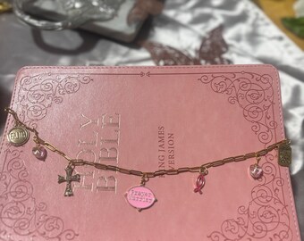 Bible charm chain in Pink