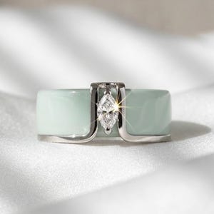 Anillo Oura con cubierta para anillo, diseño marquesa y circonitas cúbicas, chapado en oro y plata de ley. Anillo minimalista apilable. Accesorio de regalo para ella.