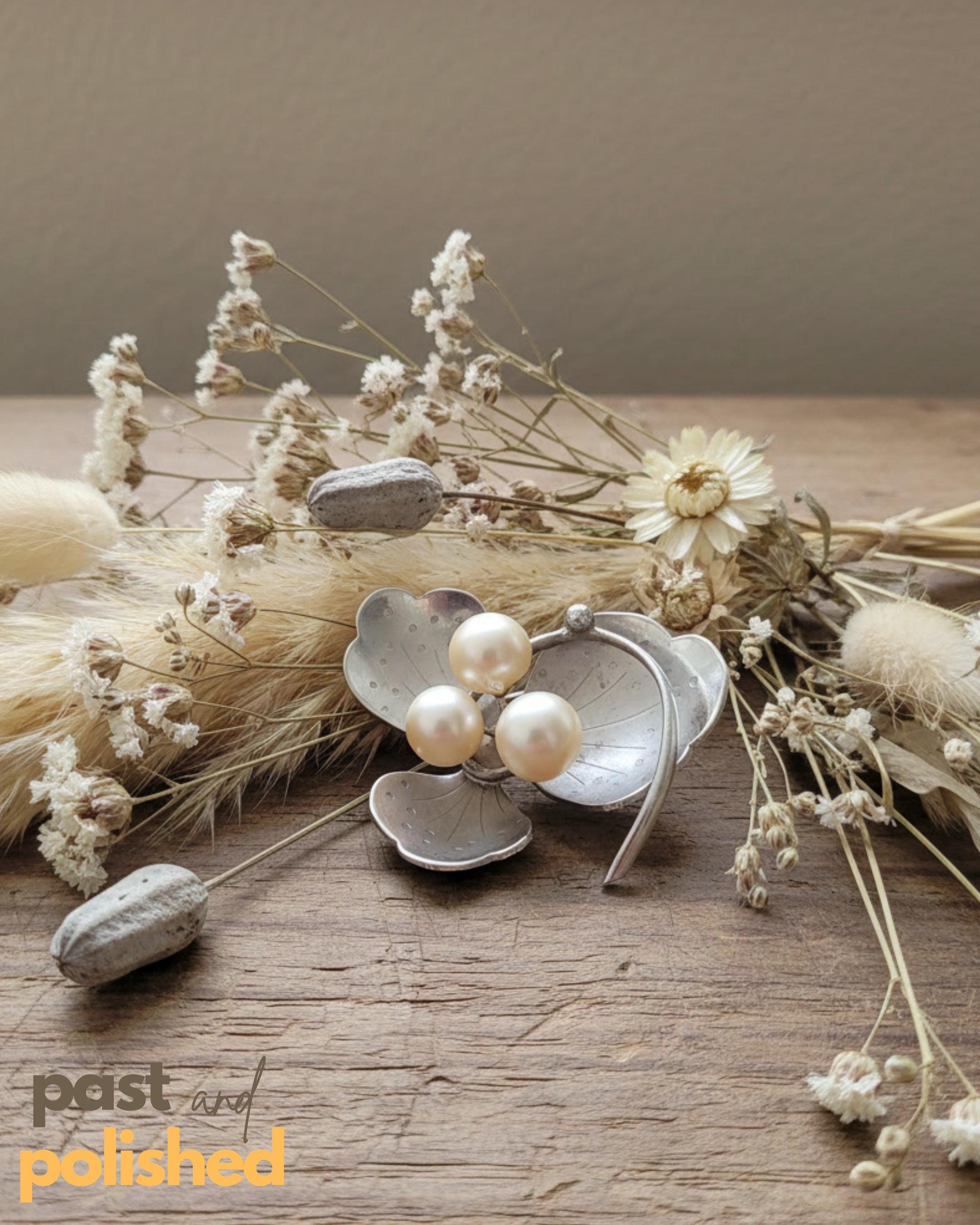 Mikimoto brooch - Etsy 日本