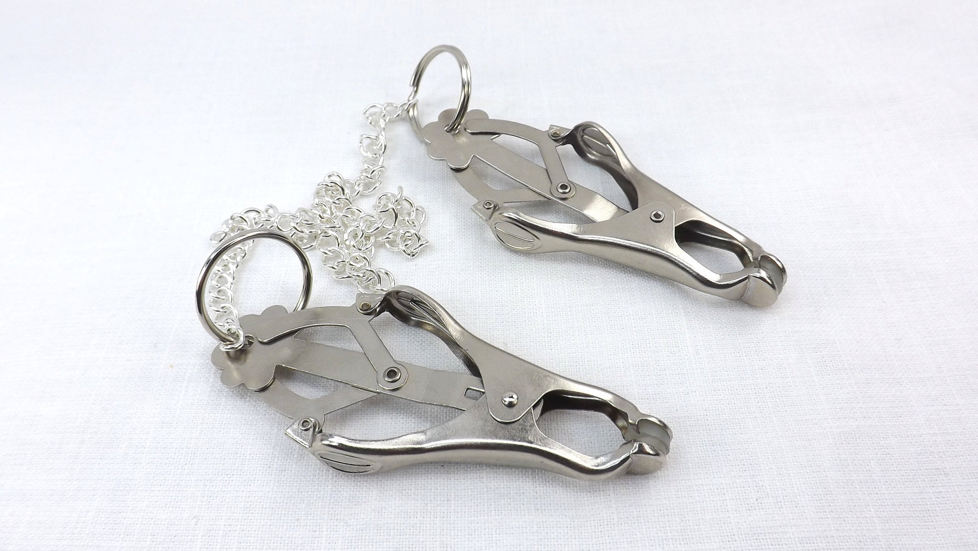 Butterfly clamp with chain Nipple Clamps Body Clamps Clover Etsy México