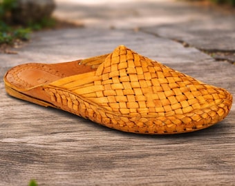 Sandali estivi da uomo in pelle gialla intrecciata a mano, stile etnico.