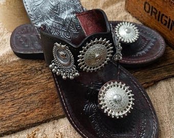 Handgemaakte lederen jutti-slippers voor dames, spiegelwerk Punjabi Khussa Mojari, Indiase feestelijke schoenen