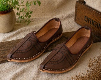 Handgefertigte Leder Mojaris für Herren, traditionelle Punjabi Jutti für Hochzeiten, ethnische Brautschuhe