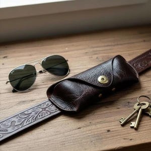 Custodia da cintura in pelle per occhiali da sole (orizzontale) / Fondina per occhiali EDC con passante per cintura / Marsupio portaocchiali da uomo / Regalo in vera pelle