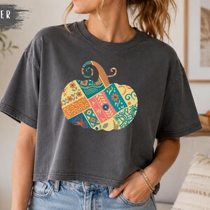 Patchwork Pumpkin Boxy Cropped Tee | Folk Art Autumn Shirt | Cozy Harvest Cottagecore Crop Tee | Vintage Quilt Inspired Fall Graphic