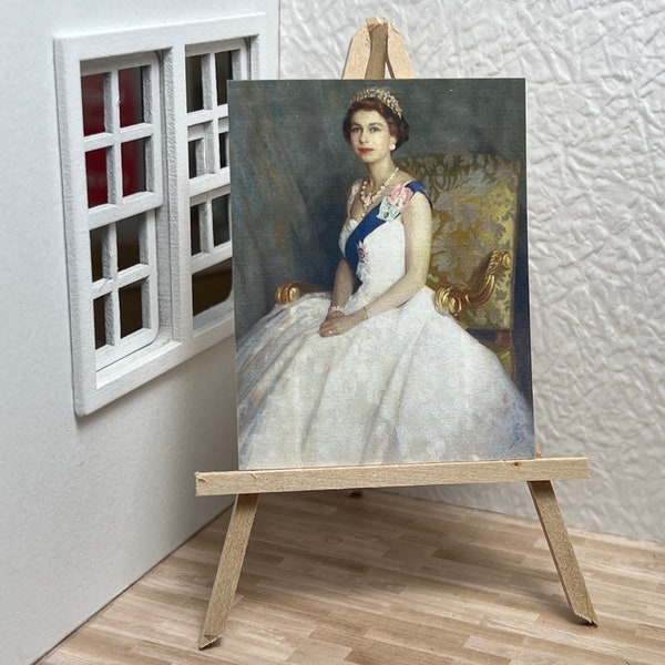 Miniatur Puppenhaus Zimmer Box Wand Kunstdruck Malerei Junge Königin Elizabeth II weißes Kleid Portrait Handmade