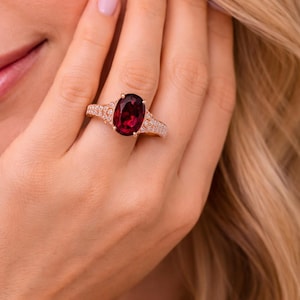 Natural Vivid Red  Diamond Ring 35.75 Ct in Solid 14K Gold