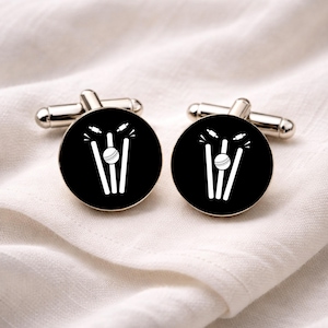 Gemelli da cricket • Design con wicket eliminato • Regalo per lanciatore di cricket • Gemelli per giocatore di cricket • Regalo per compleanno o Natale
