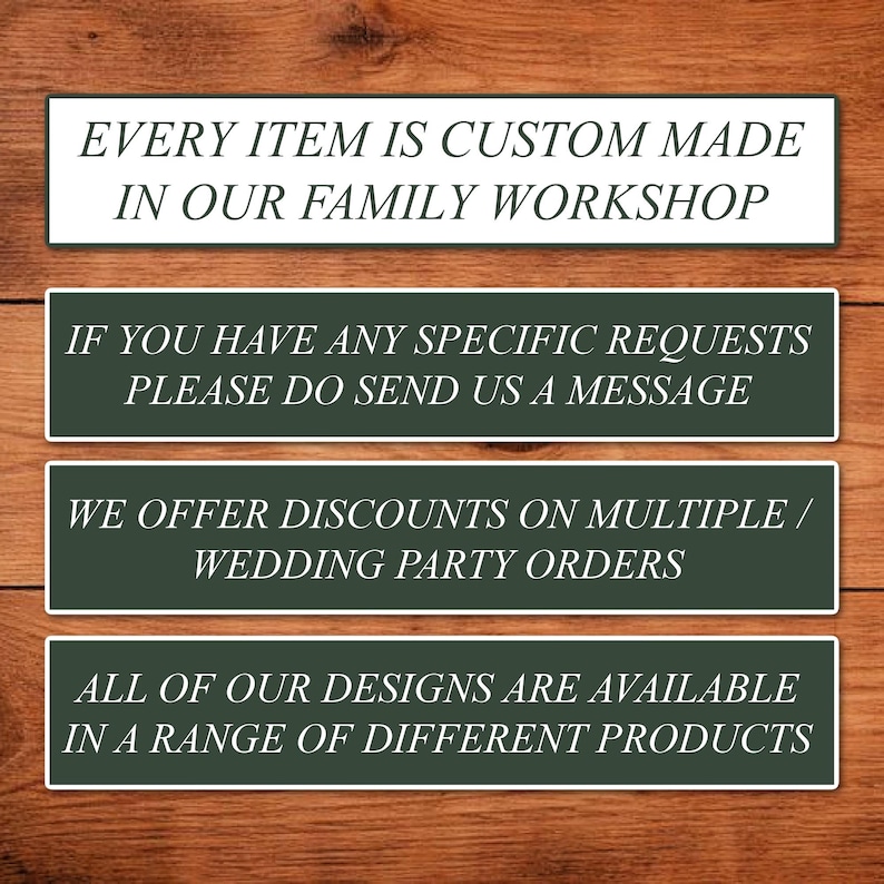 K&ouml;nnte beinhalten: Ein rustikales Holzschild mit dem Text "Welcome to our home" in wei&szlig;en Buchstaben. Das Schild hat eine Used-Optik und ein schlichtes, einladendes Design, perfekt f&uuml;r eine Veranda oder einen Eingangsbereich.