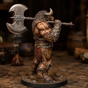 Minotaur Greataxe STL — DnD Fantasy Labyrinth Boss Miniature 3D Print Tabletop image 3