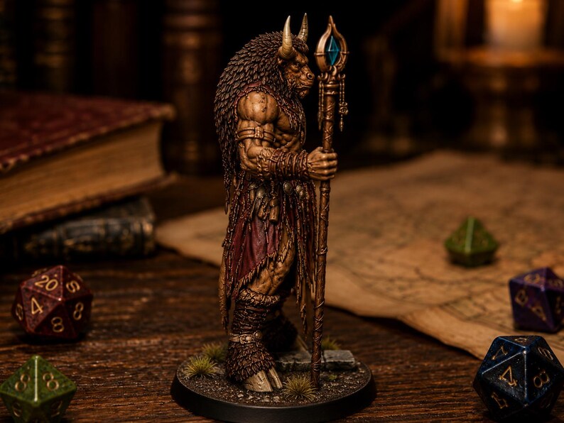 Minotaurus Mage STL — DnD Fantasy Bull Shaman Spellcaster miniatuur 3D-print tafelblad afbeelding 3