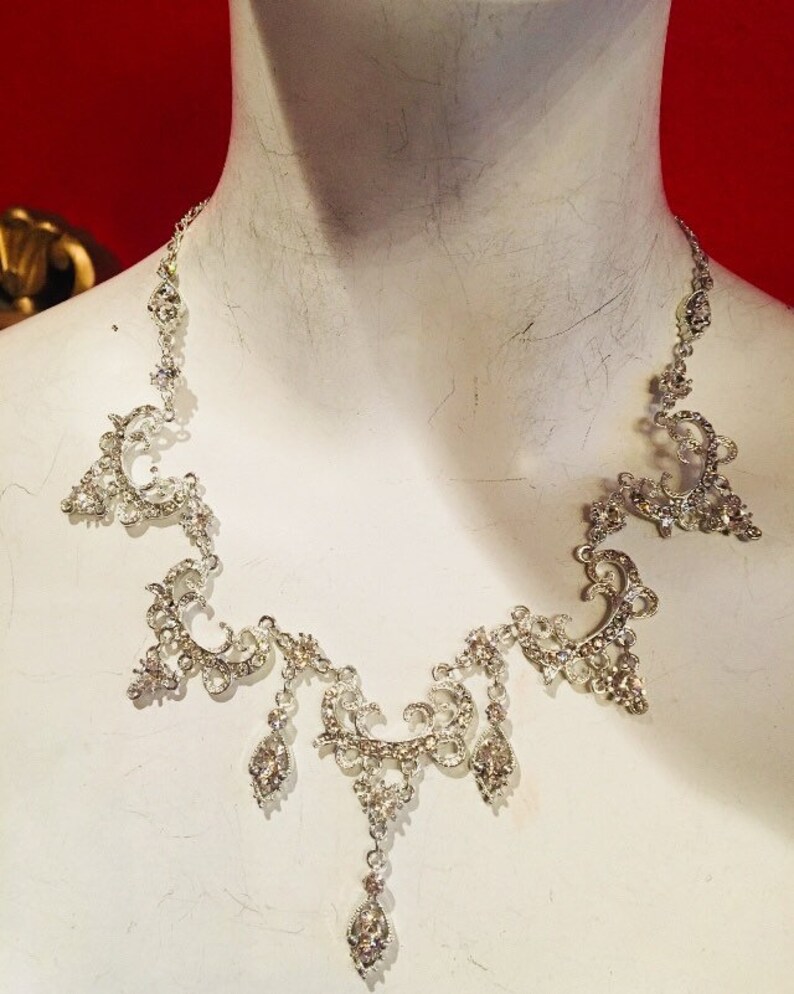 Classic necklace