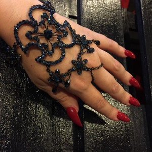 Crystal Glove bracelet