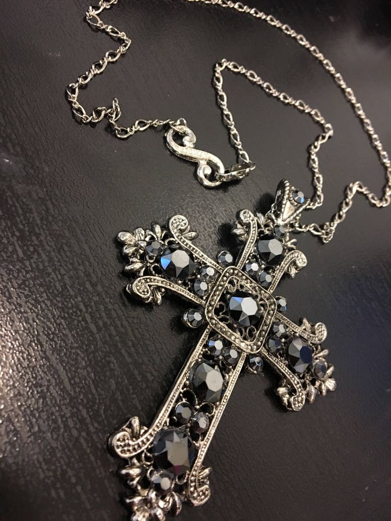 Gothic Renaissance Antique Silver and Hematite Crystal Cross Pendant Necklace 5201xn image 2