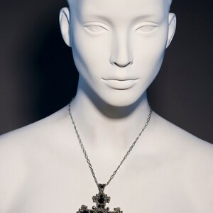 Gothic Renaissance Antique Silver and Hematite Crystal Cross Pendant Necklace 5201xn image 4