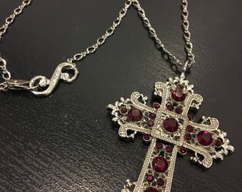 Small renaisance cross necklace