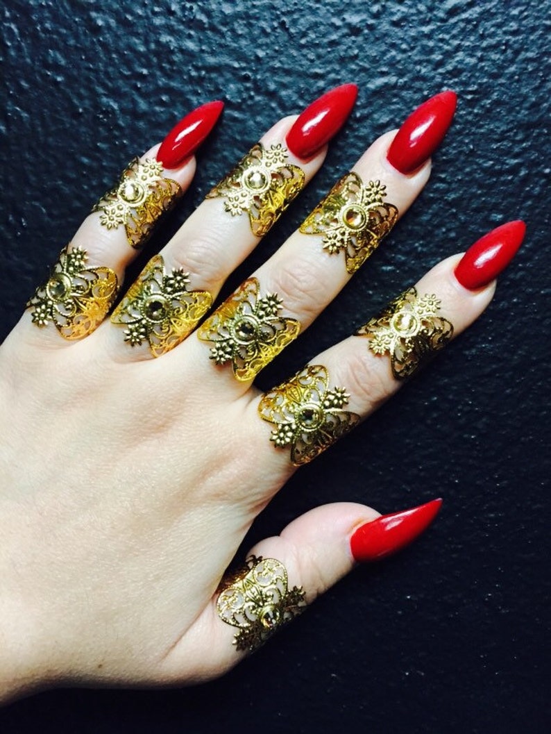 Henna Tattoo Cost : Henna Tattoos Cost - in 2020 : Don't worry, your esthetician will discuss pricing with you prior to applying the henna tattoo.