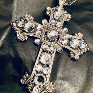 Renaissance style - Silber Halskette mit klaren Kristallen Kreuz Anhänger