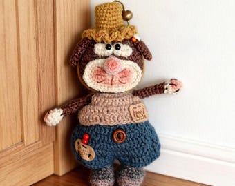 Hand-Knitted Mouse Doll Keychain: Bag Charm, Collectible Pendant, Desk Decoration Wedding party