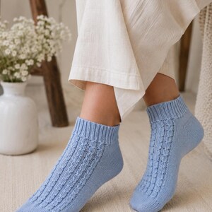 Lace Ankle Socks Knitting Pattern, Easy Top-Down Women Knit Shortie Socks Knit Pattern ⨯ Spring Accessory Knitting Pattern with Videos