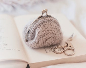 KNITTING PATTERN ⨯ Coin Purse Knit Pattern, Easy Knitting Pattern, Beginner Knit Pattern ⨯ Coin Purse Knitting Pattern, Easy Knit Pattern