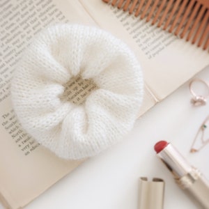 KNITTING PATTERN ⨯ Classic Scrunchie Knitting Pattern, Hair Tie Knit Pattern ⨯ Hair Accessory Knitting Pattern, Easy Scrunchie Knit Pattern