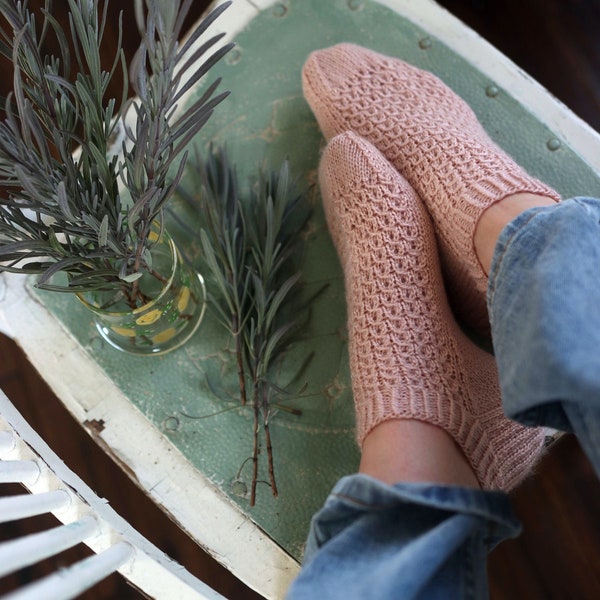 KNITTING PATTERN ⨯ Pink Ankle Socks Knitting Pattern ⨯ Lace Spring Socks Knit Pattern ⨯ Easy Knit Shortie Socks Pattern, Socks Knit Pattern
