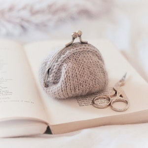 KNITTING PATTERN ⨯ Coin Purse Knit Pattern, Easy Knitting Pattern, Beginner Knit Pattern ⨯ Coin Purse Knitting Pattern, Easy Knit Pattern