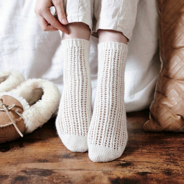KNITTING PATTERN ⨯ Lace Socks Knitting Pattern, Pretty Socks Knitting Pattern ⨯ Womens Socks Knit Pattern, Pretty Knit Socks Pattern