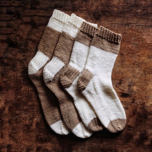 KNITTING PATTERN ⨯ Cabin Socks Knitting Pattern, Easy Socks Knitting Pattern, Easy Knit Pattern ⨯ Mens & Womens Socks Knitting Pattern