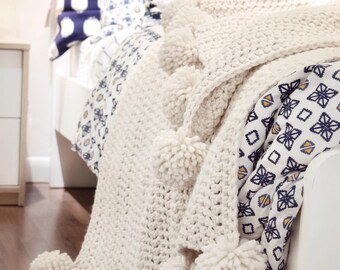 Crochet Pom-Pom Throw Pattern, Beginner Crochet Blanket Super Bulky Yarn, Oversized Throw, Quick Project with Video Tutorials