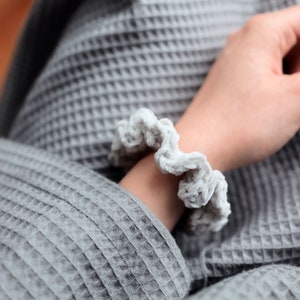 CROCHET PATTERN ⨯ Velvet Scrunchie Crochet Pattern, Beginner Crochet Pattern ⨯ Easy Scrunchie Crochet Pattern Hair Tie DIY Crochet Scrunchie