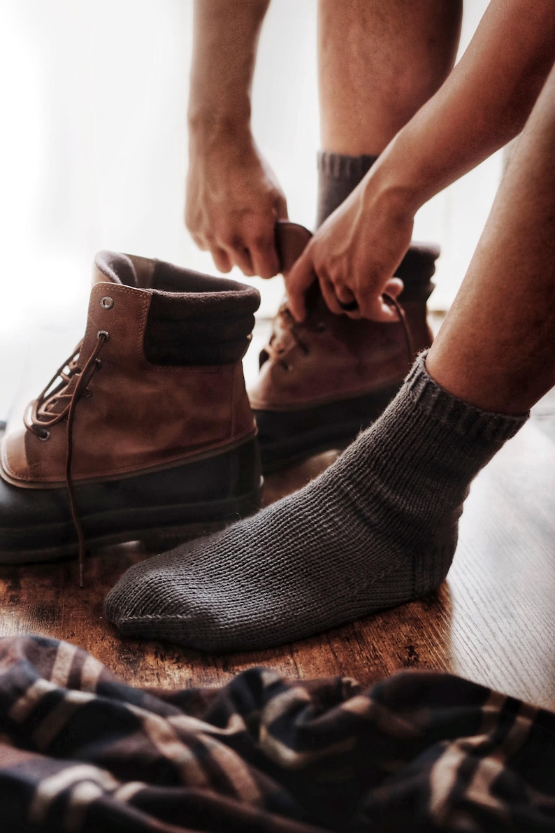 Mens socks knitting pattern, easy knit mens socks, top down socks knitting pattern. Crew socks knit pattern, knit man socks pattern. Classic men's socks knitting pattern, easy ribbed knit socks in worsted weight yarn, beginner men's boot socks PDF instant download
