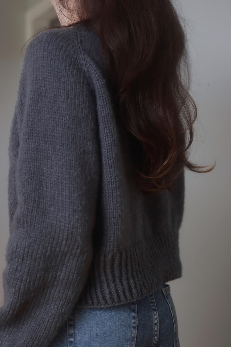 easy mock neck pullover sweater knitting pattern for women. beginner raglan knit pattern, easy pullover sweater knitting pattern by darling jadore. Women's cropped crewneck raglan sweater knitting pattern, oversized seamless top-down pullover in worsted weight yarn, beginner knit jumper PDF instant download. easy knit sweater pattern, beginner knit raglan sweater.
